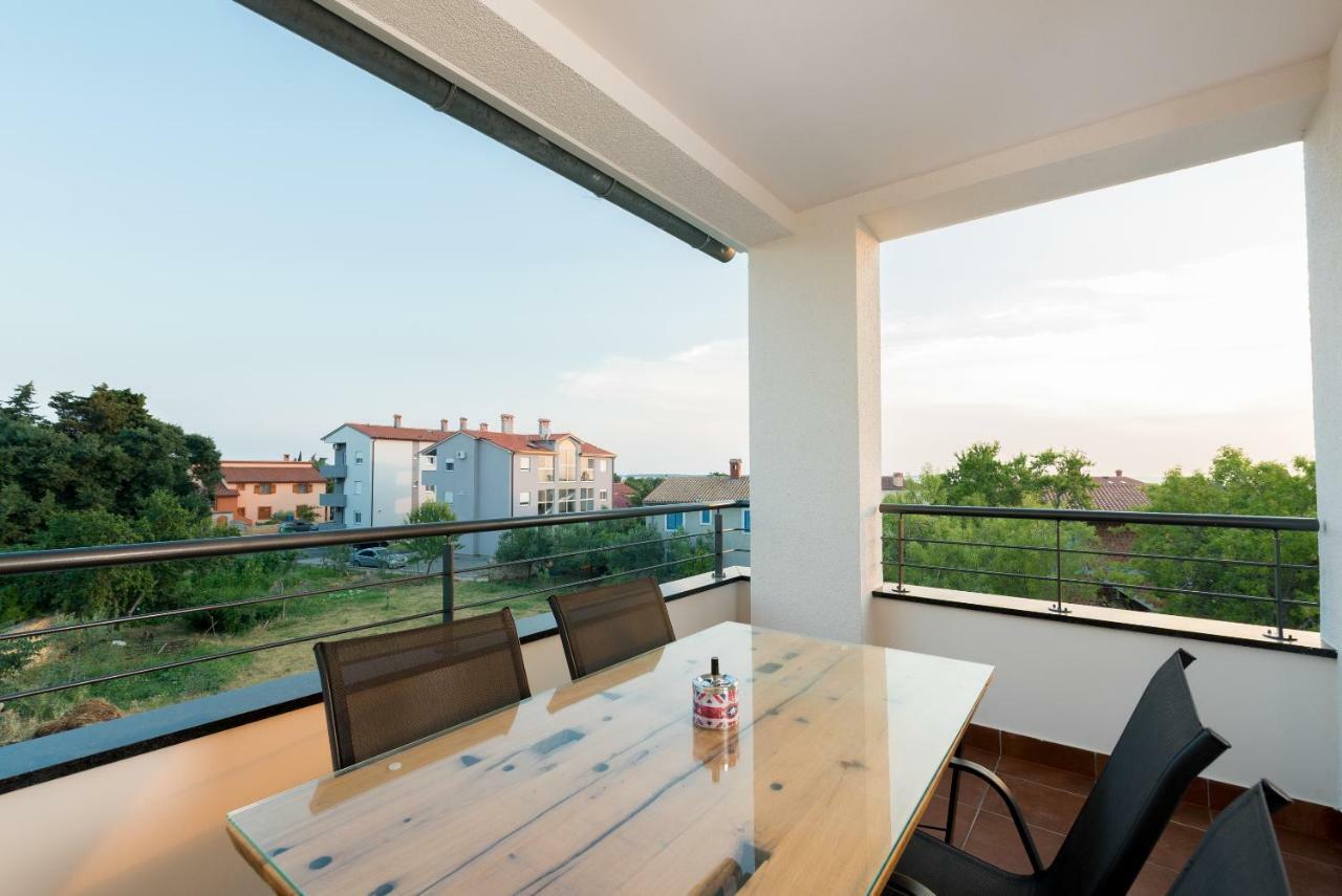Anja 2nd Floor Apartma Peroj