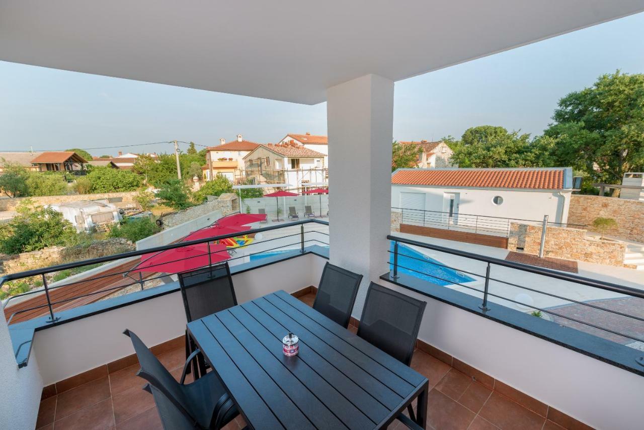 Apartma Anja 2nd Floor Peroj
